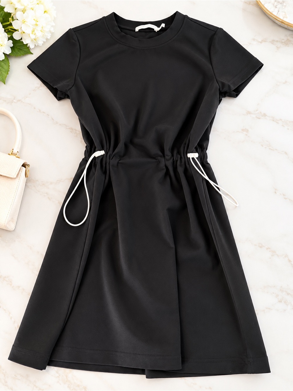 Alice + Olivia Black Drawstring Waist Short-Sleeve Dress
